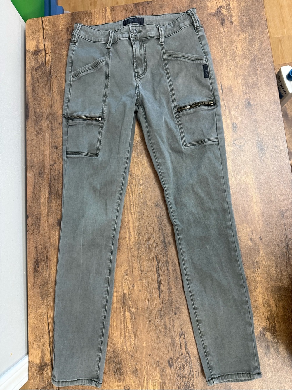 Silver Jeans Women's Aiko Skinny Cargo Jeans in Grey - Casual Utility Style W30